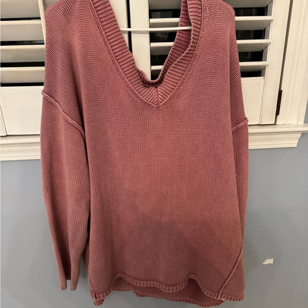 American Eagle Outfitters Dusty Rose V-Neck Sweater